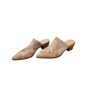 Chocolat Blu Clint Ivory Gold Calf Hair Mule Size 10